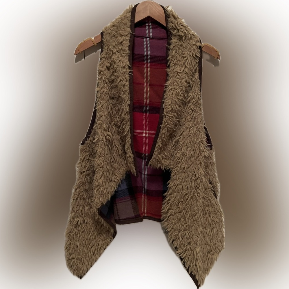 Reversible vest. So cozy!